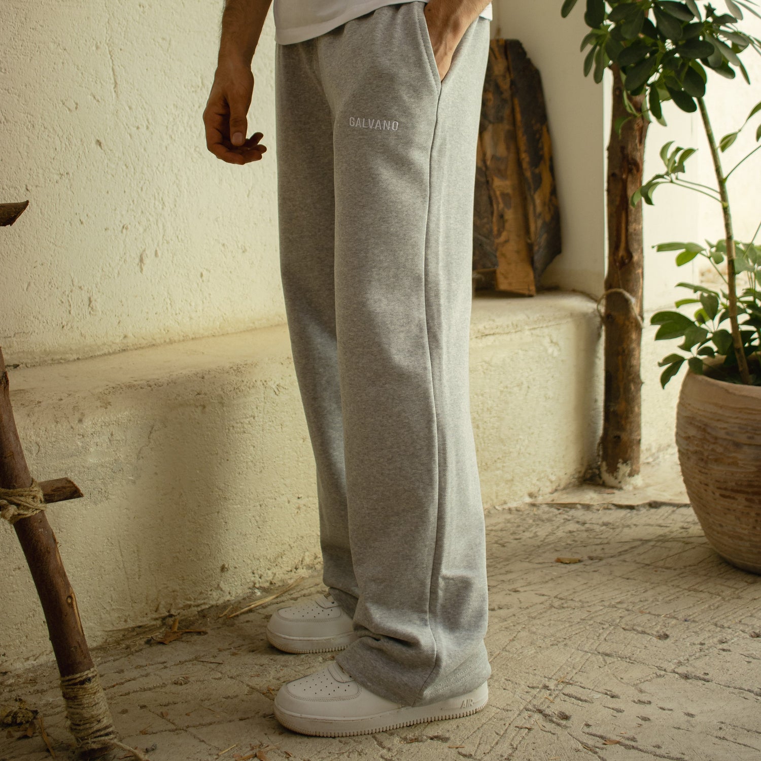SWEATPANTS